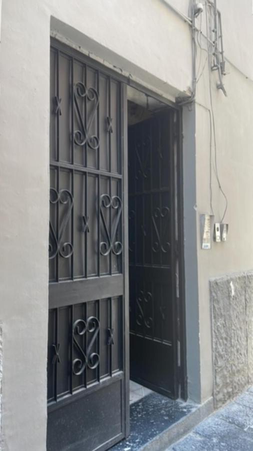 La Porta Accanto Napoli Esterno foto