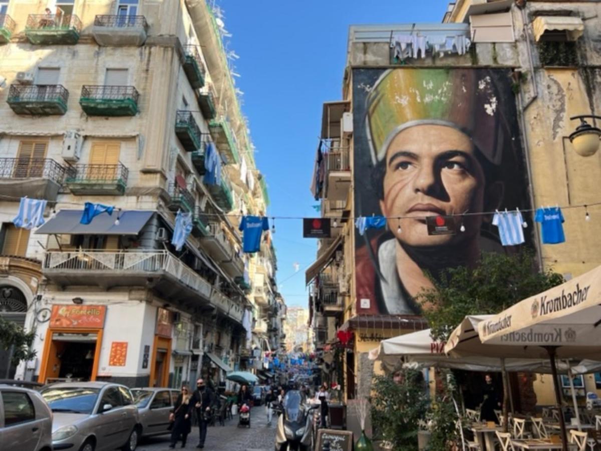 La Porta Accanto Napoli Esterno foto